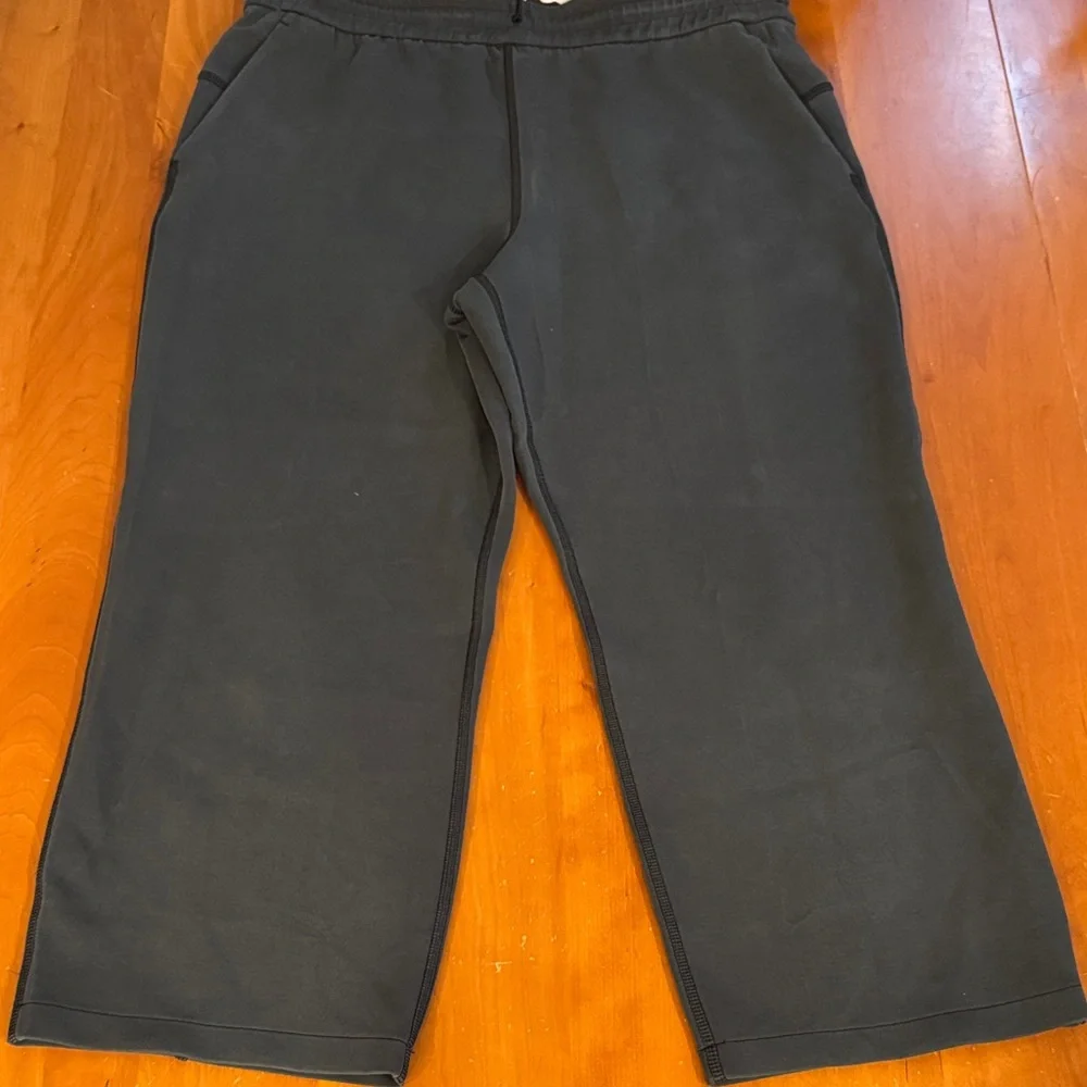 lululemon Sofstreme Cropped Straight Leg Pants - Picture 1 of 5